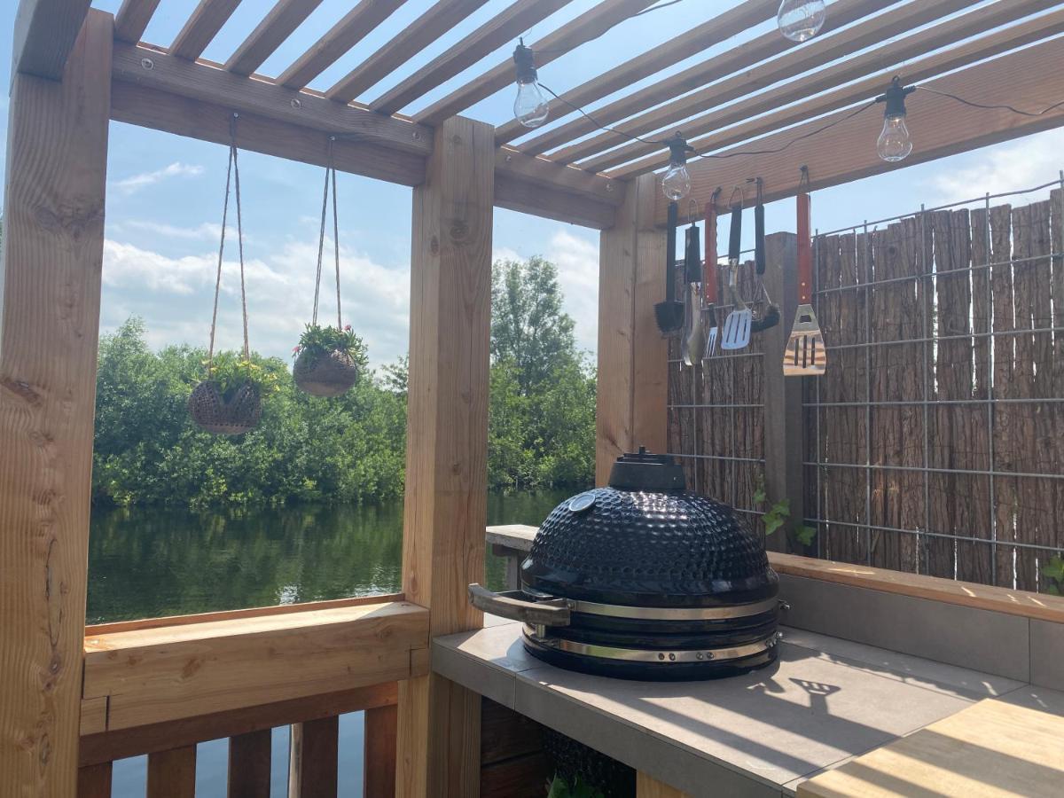 New - Private Residence With Sauna - On A Lake Near Amsterdam フィンケフェーン エクステリア 写真
